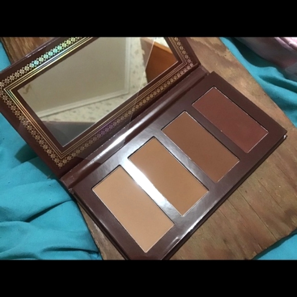 Ace beaute bronzed paradise face contour pallet